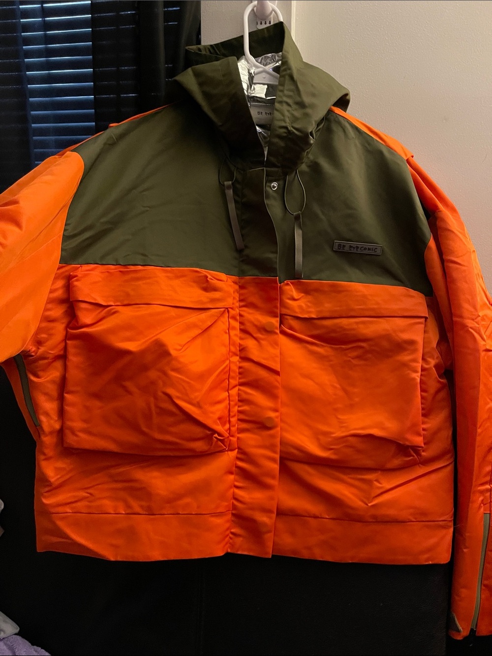 BeEyeConic EyeFly Jacket
Orange & Olive Hooded Jacket Sz XL NWT - Picture 6 of 16